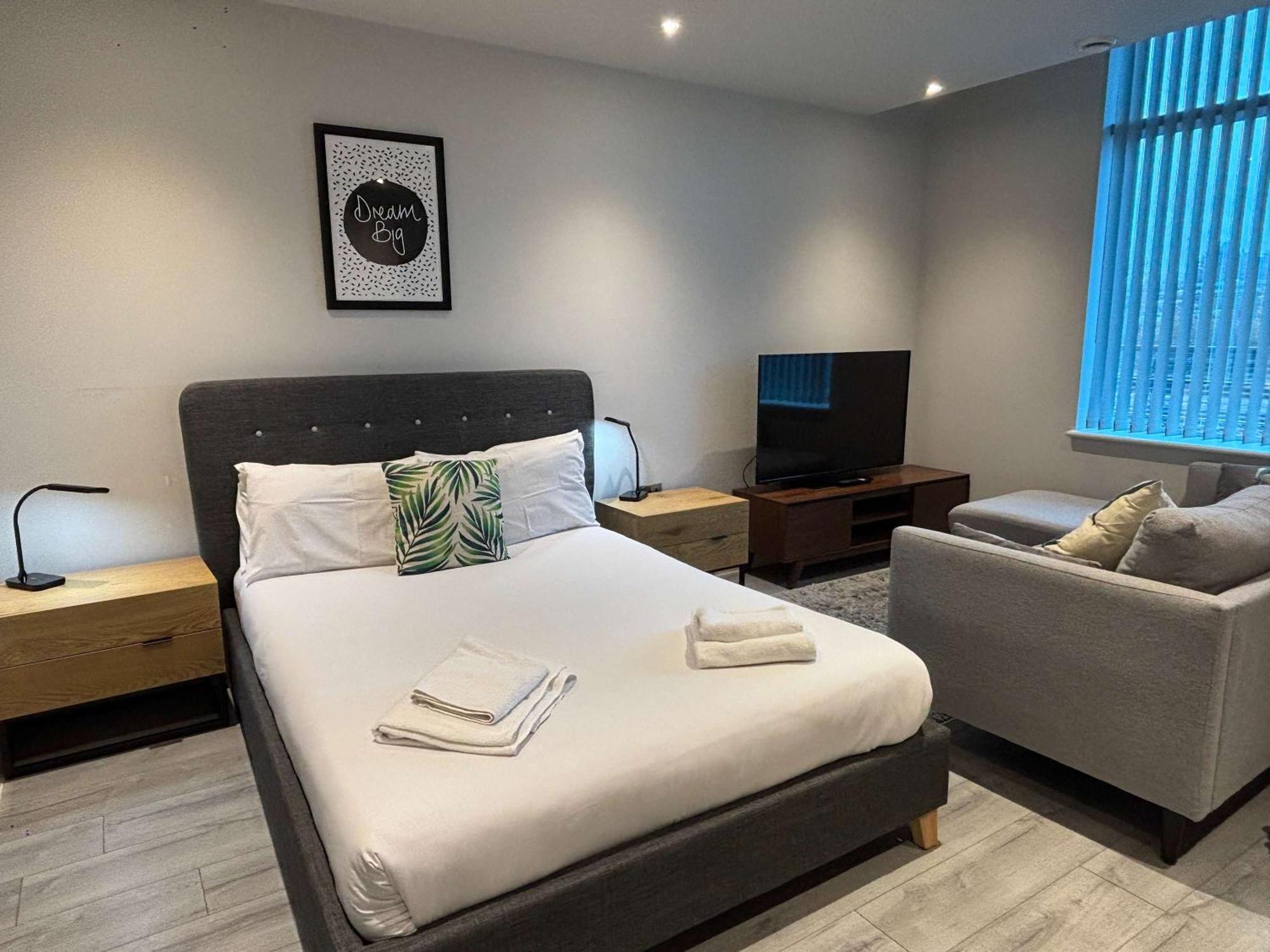 Modern Studio In Bracknell With Free Parking 외부 사진